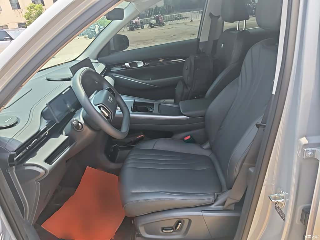 Geely Galaxy E5, 2025 15