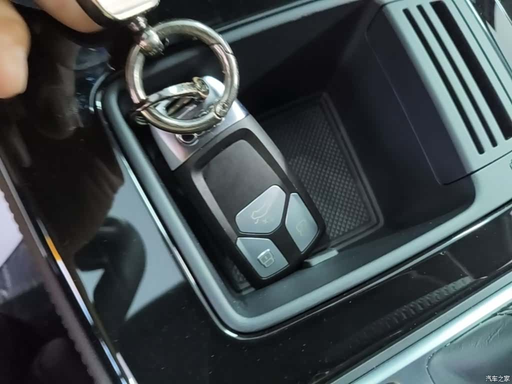 Audi A4L, 2024 15