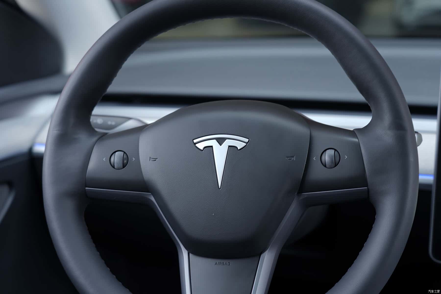 Tesla Model Y, 2024 11