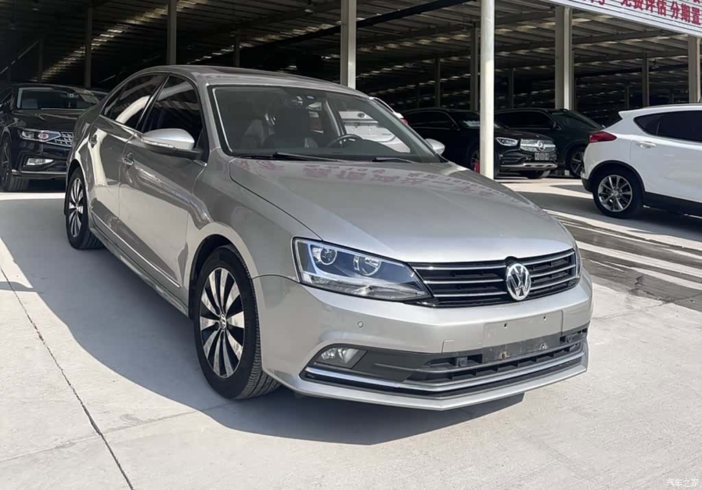 Volkswagen Sagitar, 2016 11