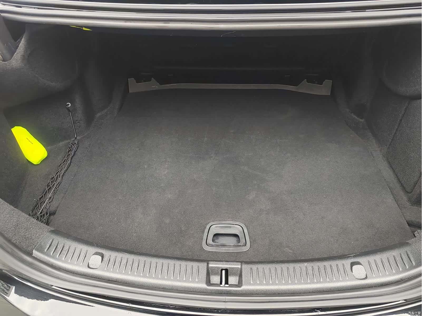 Mercedes-Benz E-Class, 2019 19