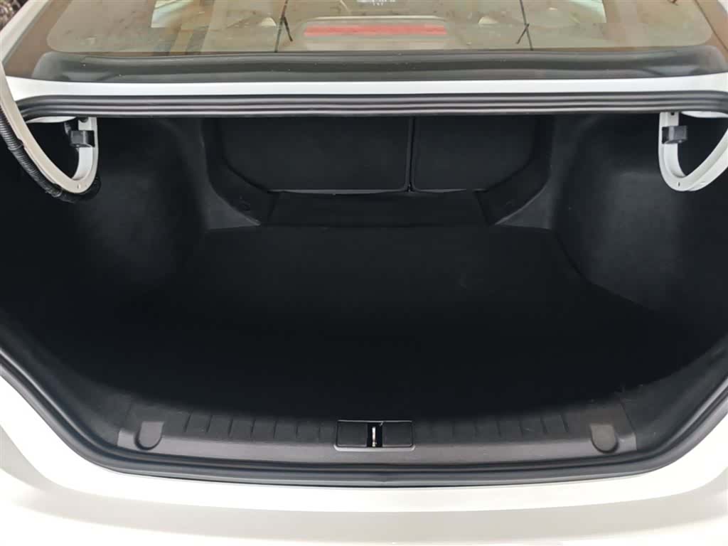 Geely Binray, 2021 19