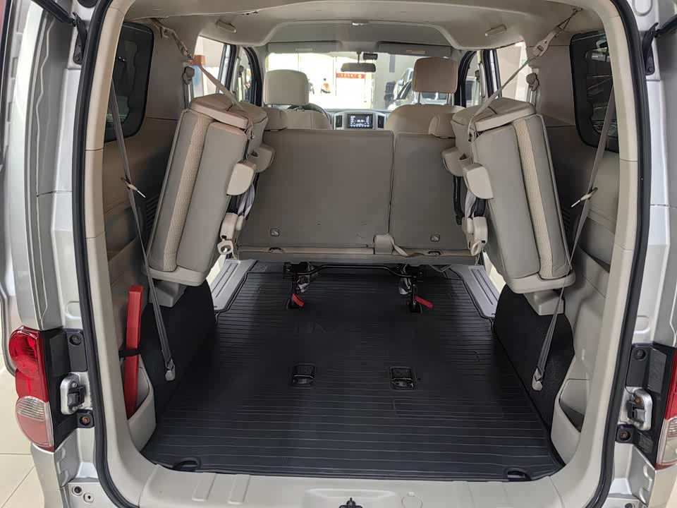 Nissan NV200 Nissan NV200