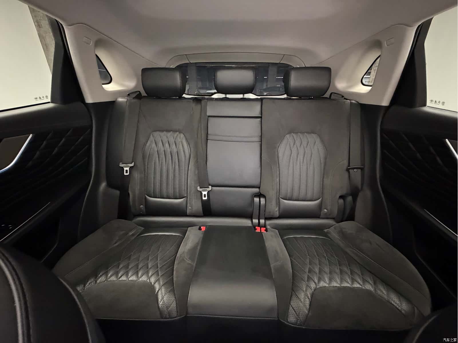 Hongqi HS5, 2022 16