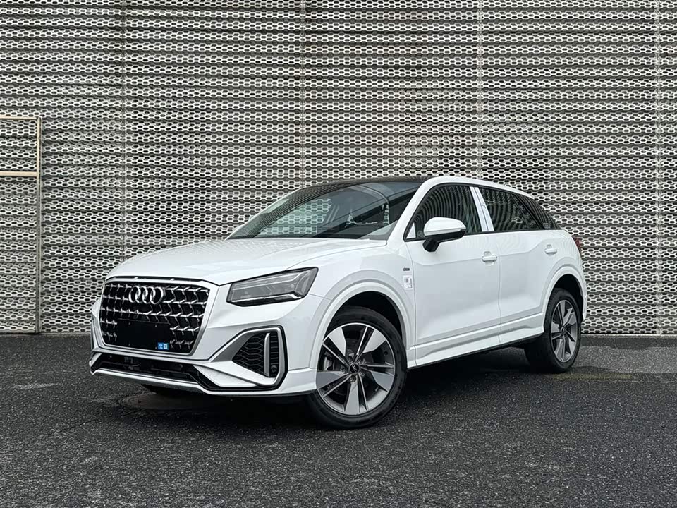 Audi Q2L