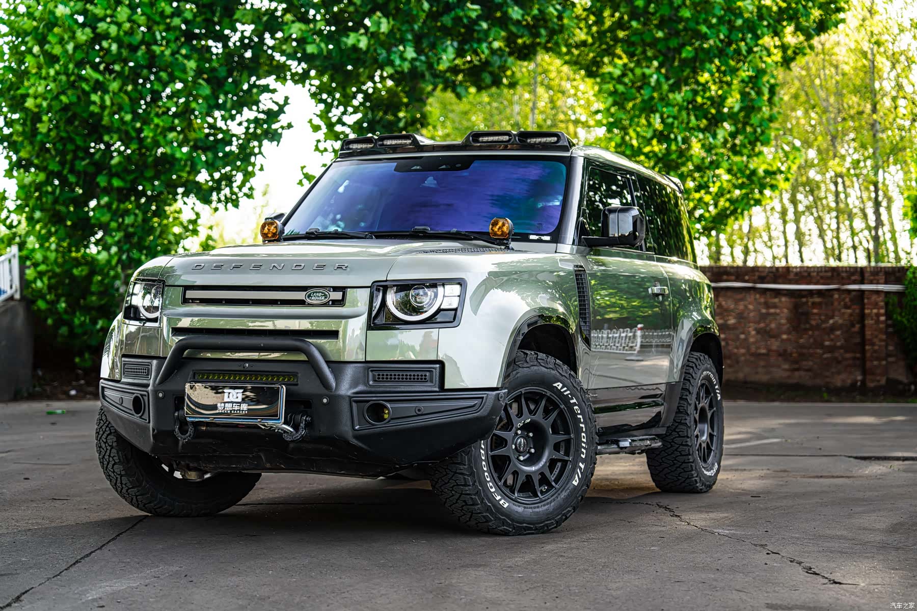 Land Rover Defender