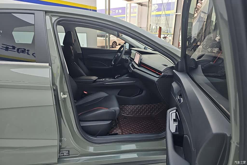 Geely Binray, 2023 8