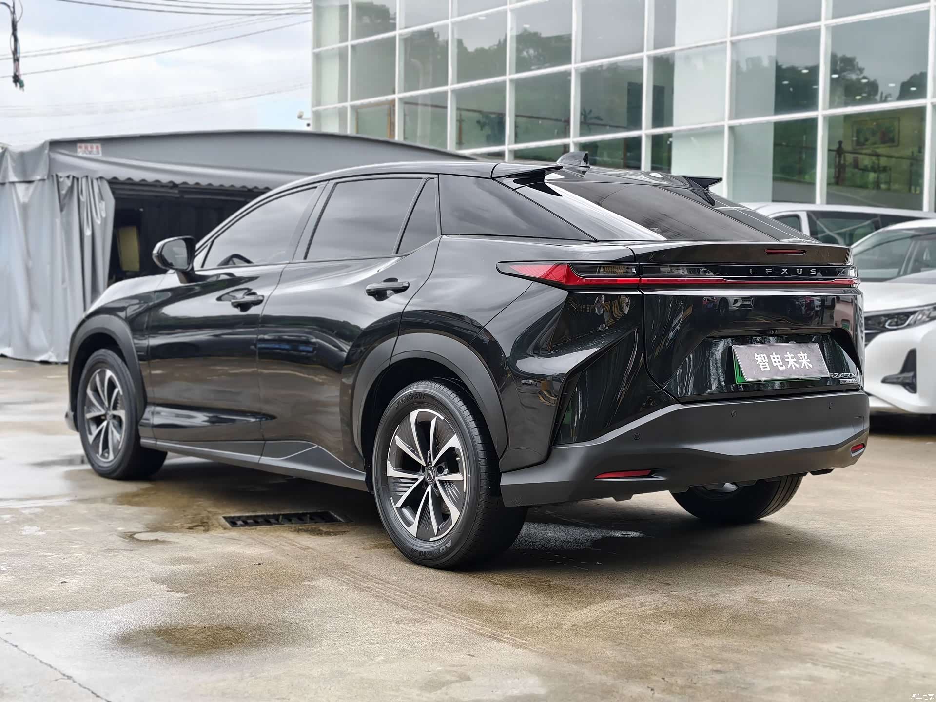 Lexus RZ, 2023 4