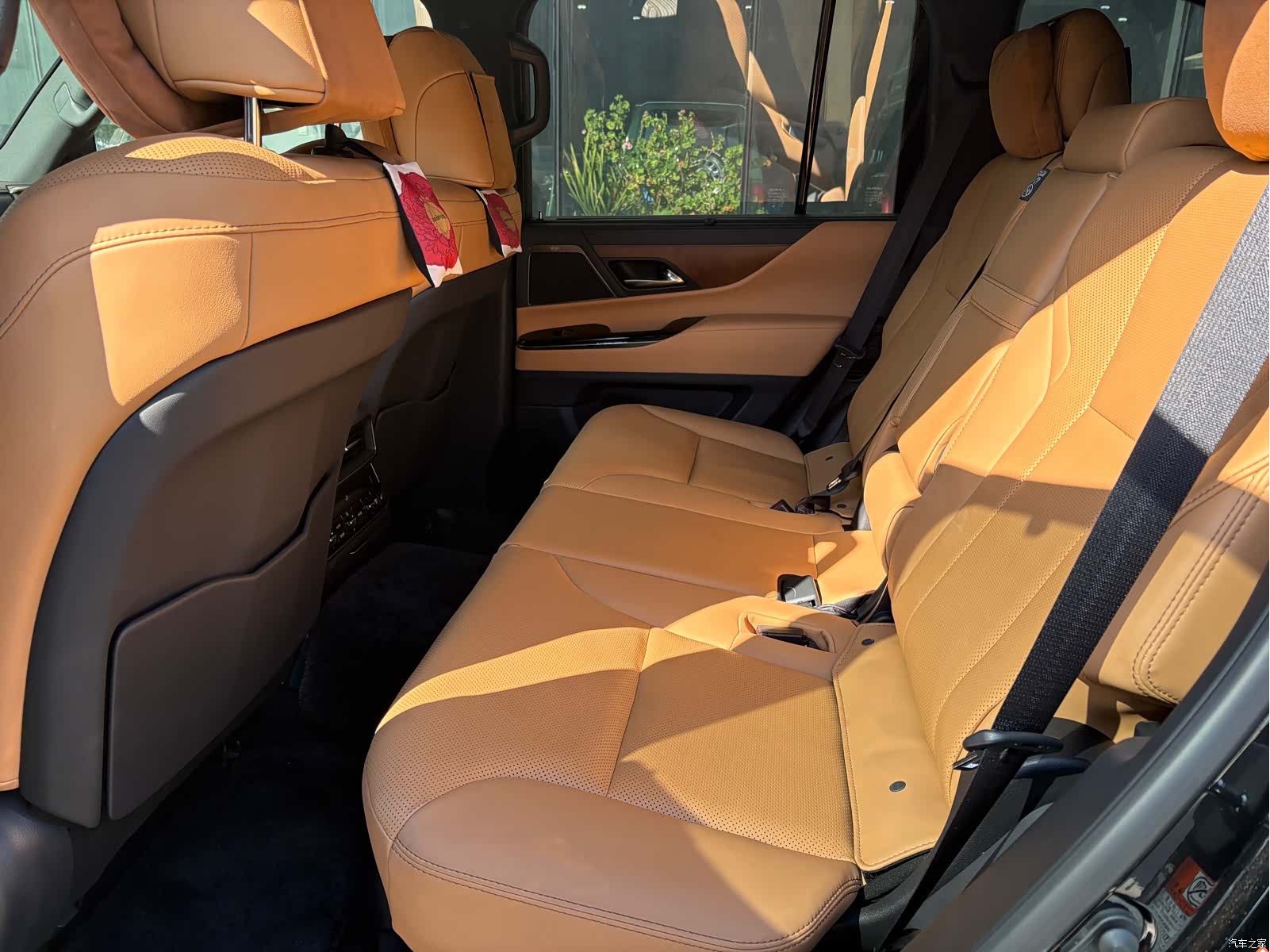 Lexus LX, 2025 14