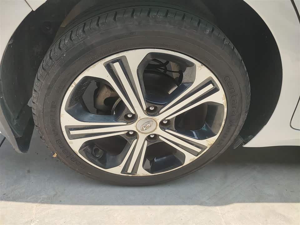 Hyundai Lead Hyundai Lead
