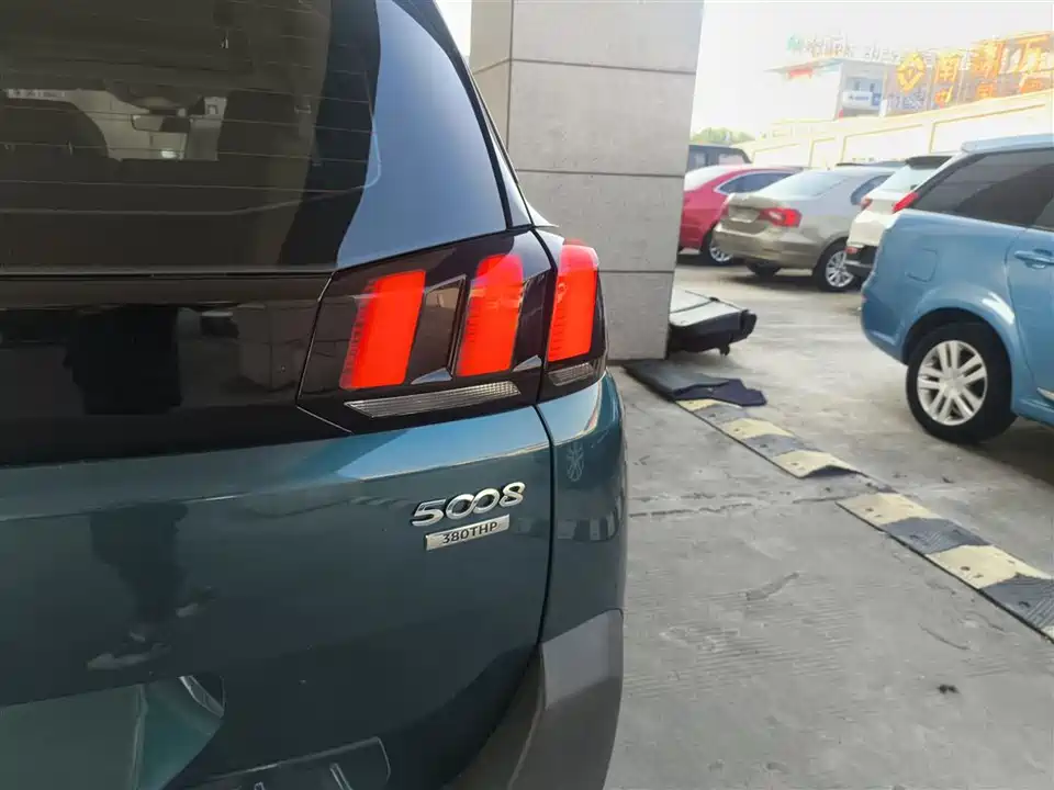 Peugeot 5008