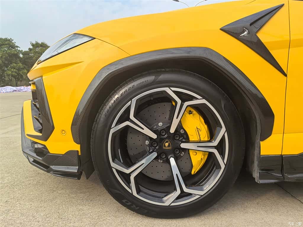 Lamborghini Urus, 2022 все фото