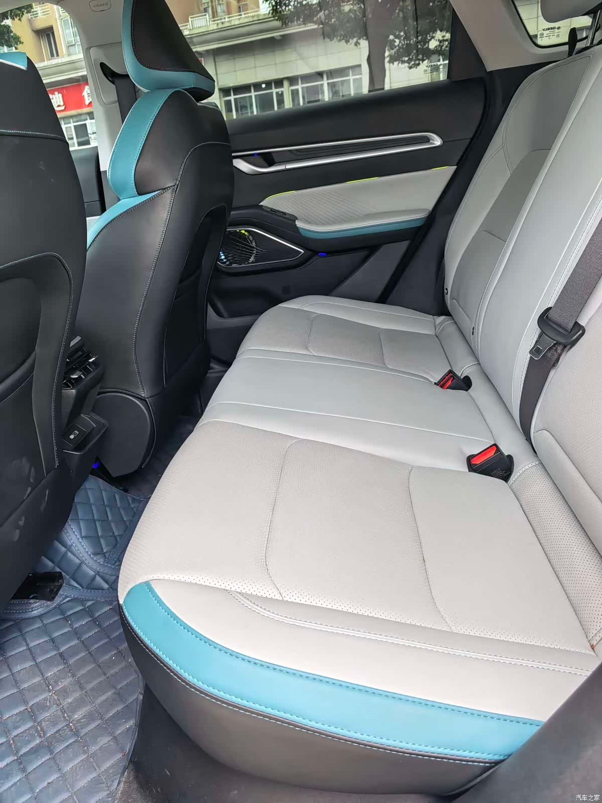 Geely Emgrand, 2023 все фото