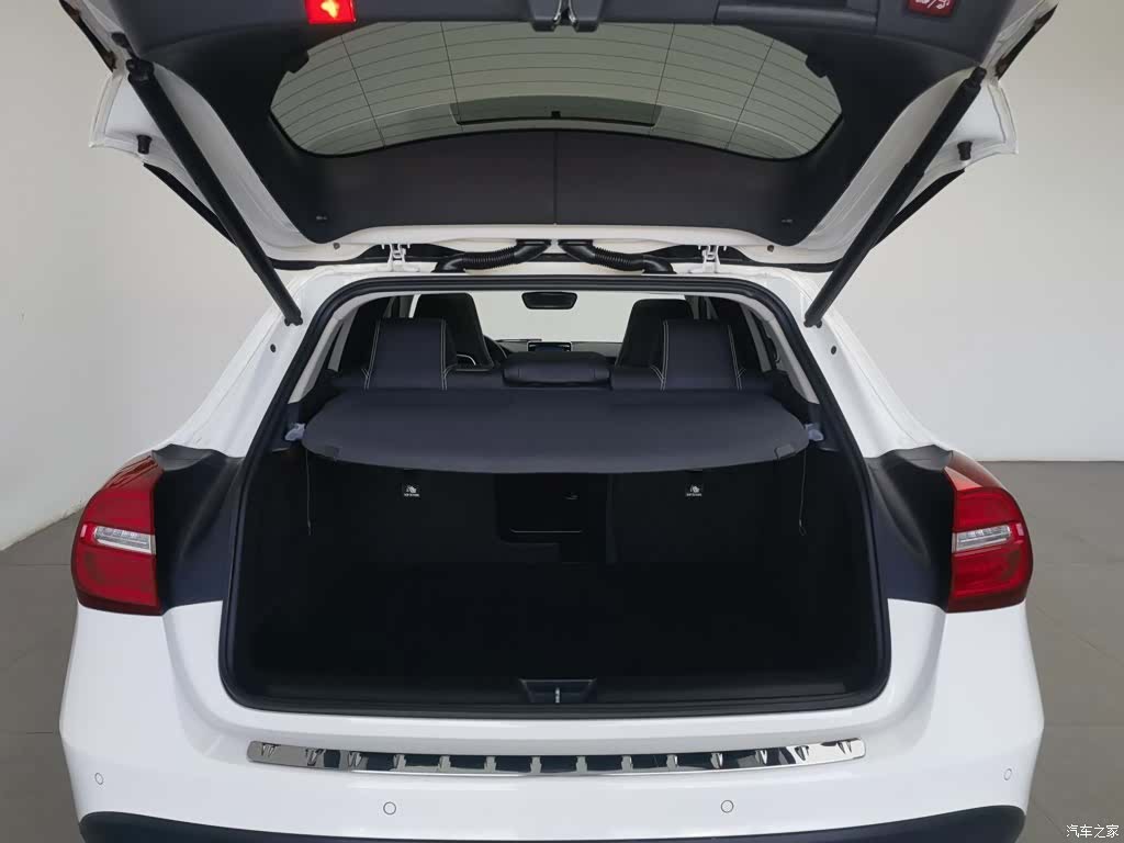 Mercedes-Benz GLA, 2015 16
