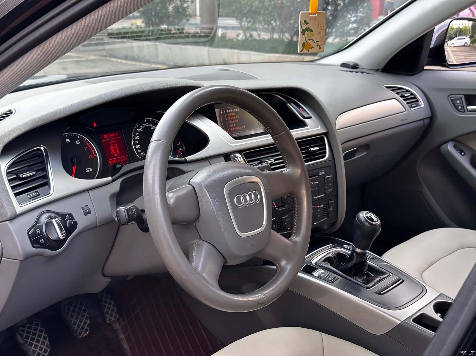 Audi A4L, 2011 14