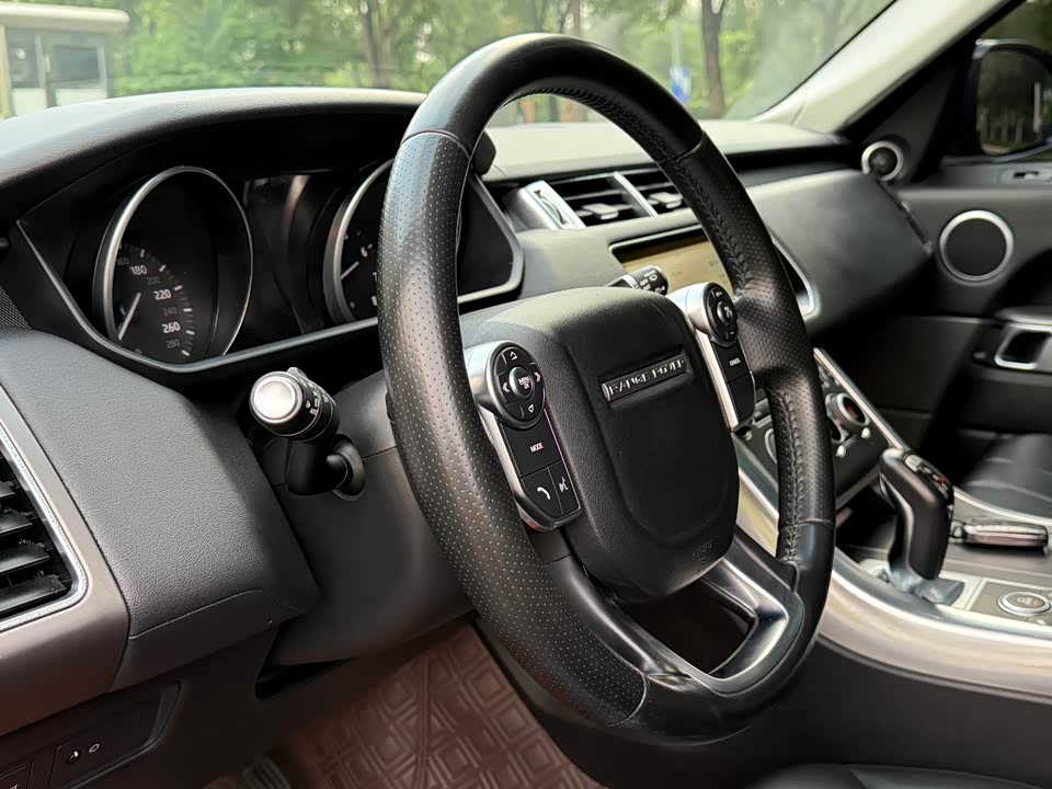 Land Rover Range Rover Sport Land Rover Range Rover Sport