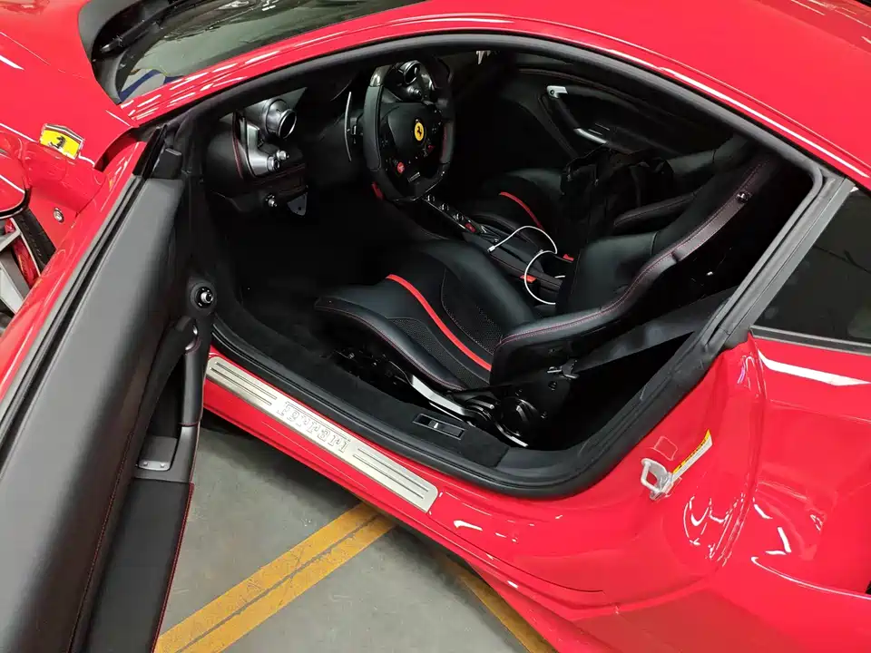 Ferrari F8