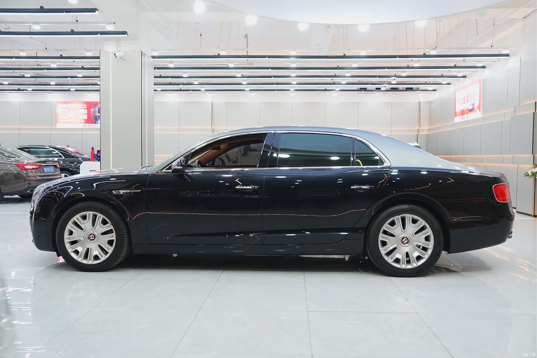 Bentley Flying Spur, 2018 4