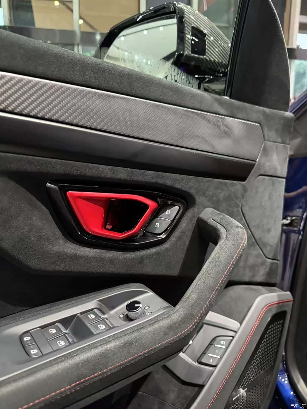 Lamborghini Urus, 2023 19