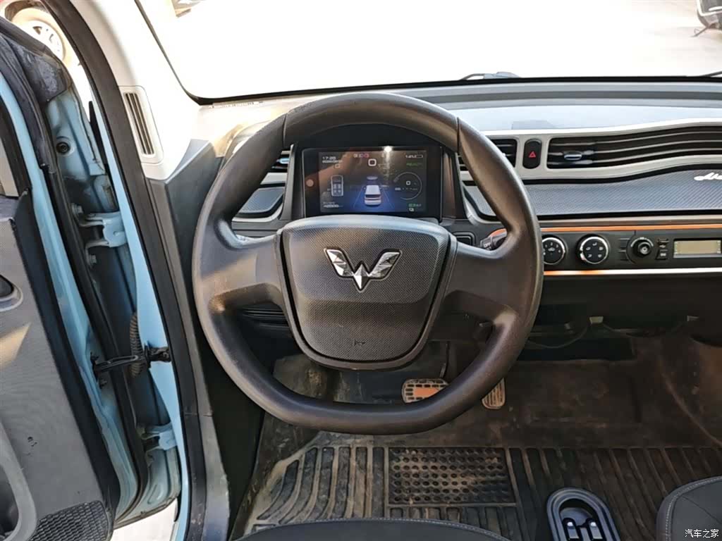 Wuling MINIEV, 2021 11