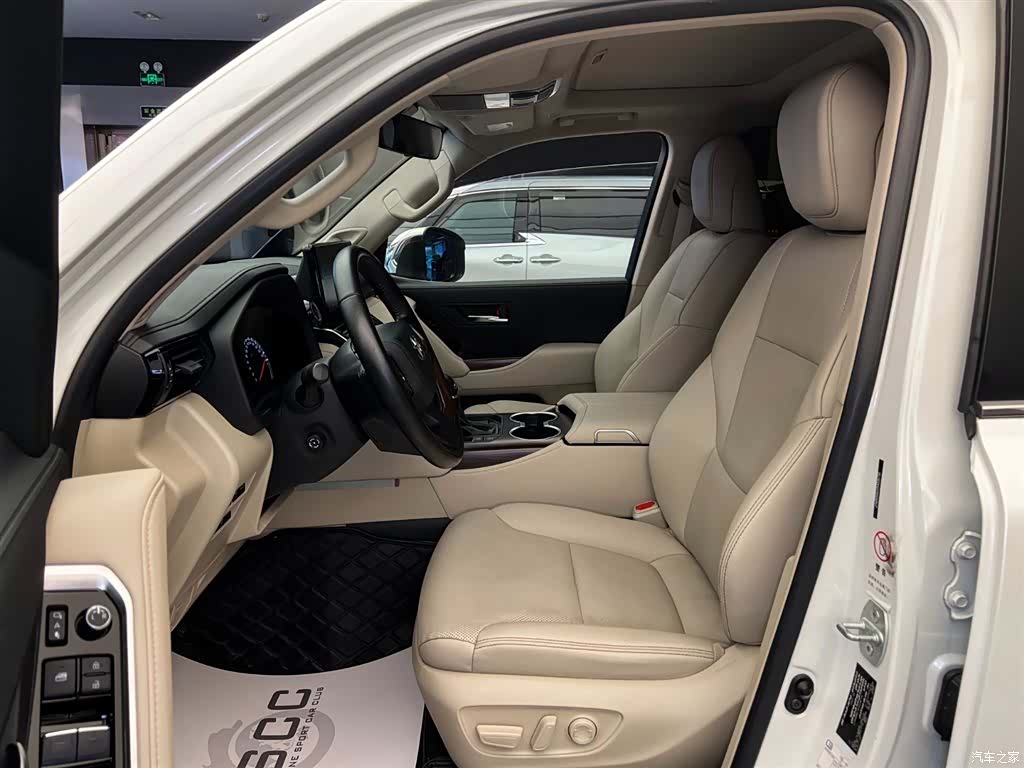Toyota Land Cruiser, 2023 7