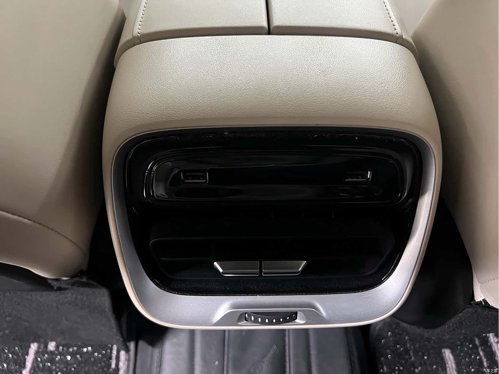 Xpeng P7, 2022 14