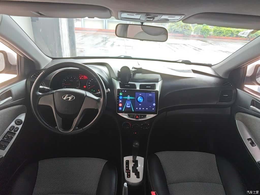 Hyundai GLX, 2015 10