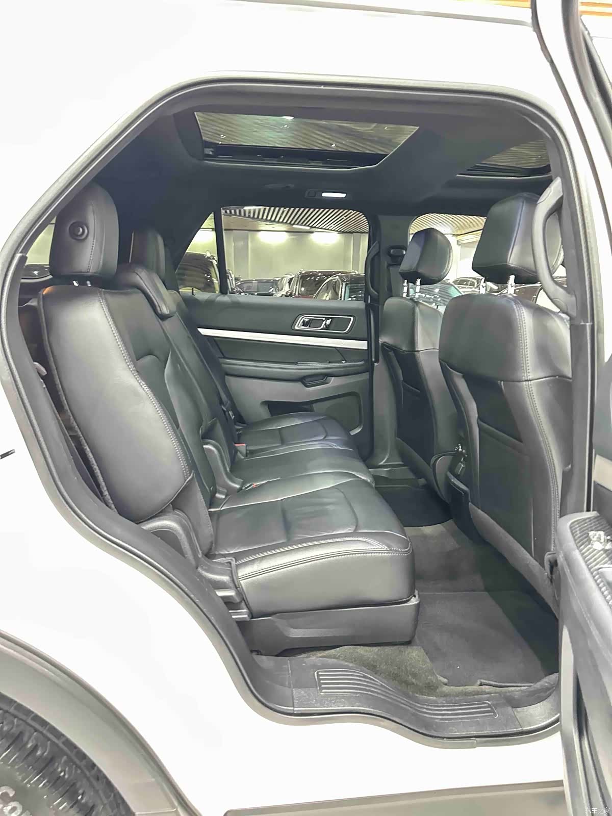 Ford Explorer, 2015 14