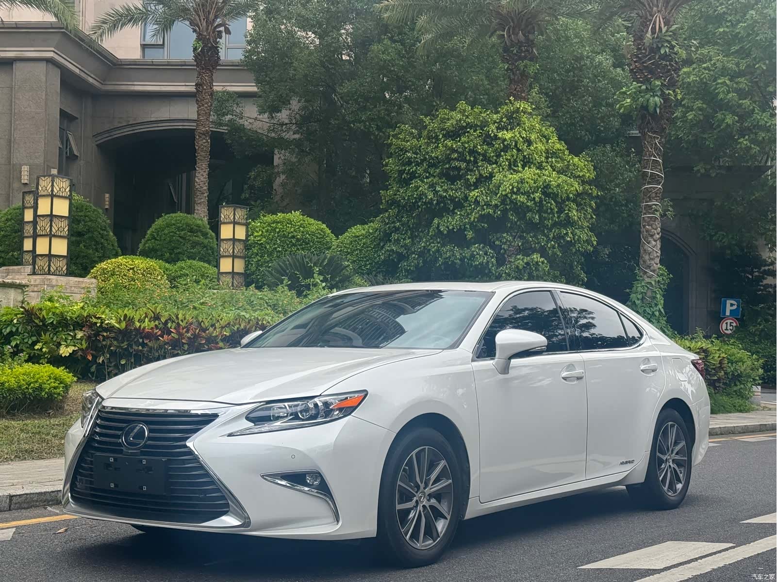 Lexus ES, 2018 1