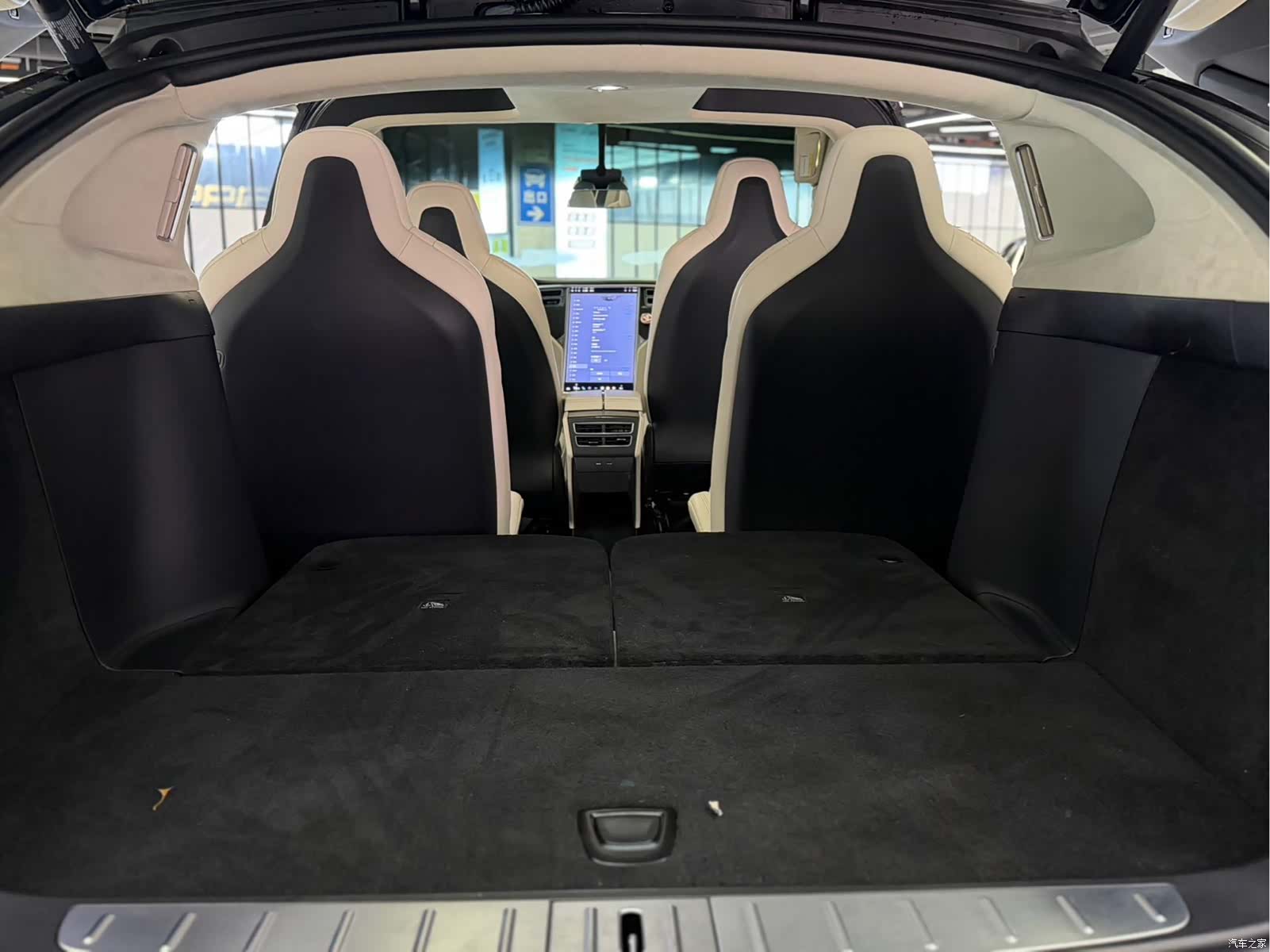 Tesla Model X, 2018 11