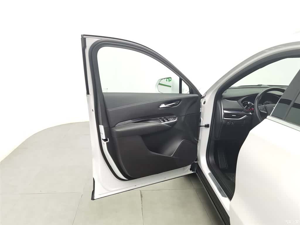 Cadillac XT4, 2020 8