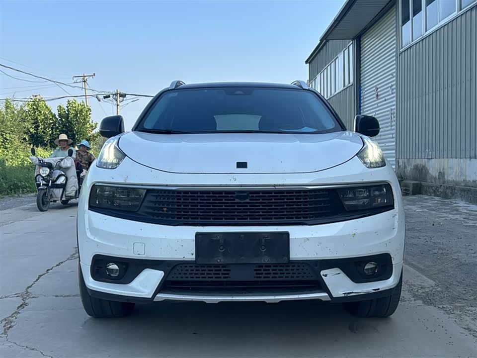 Lynk & Co 01