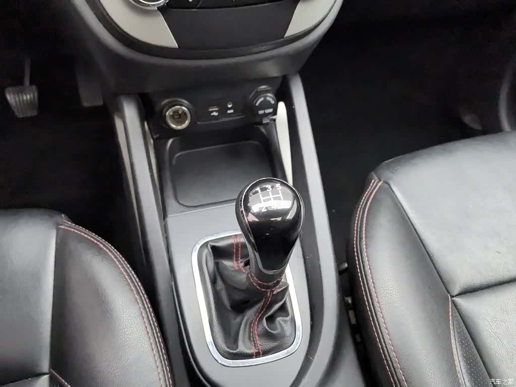 Changan CS35, 2014 13