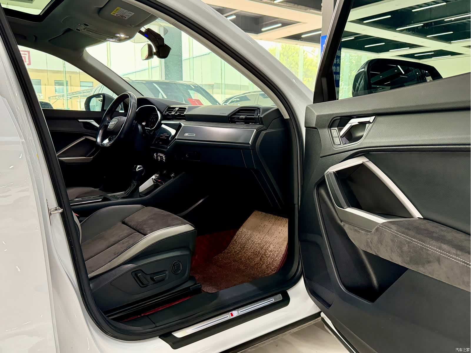 Audi Q3, 2022 8