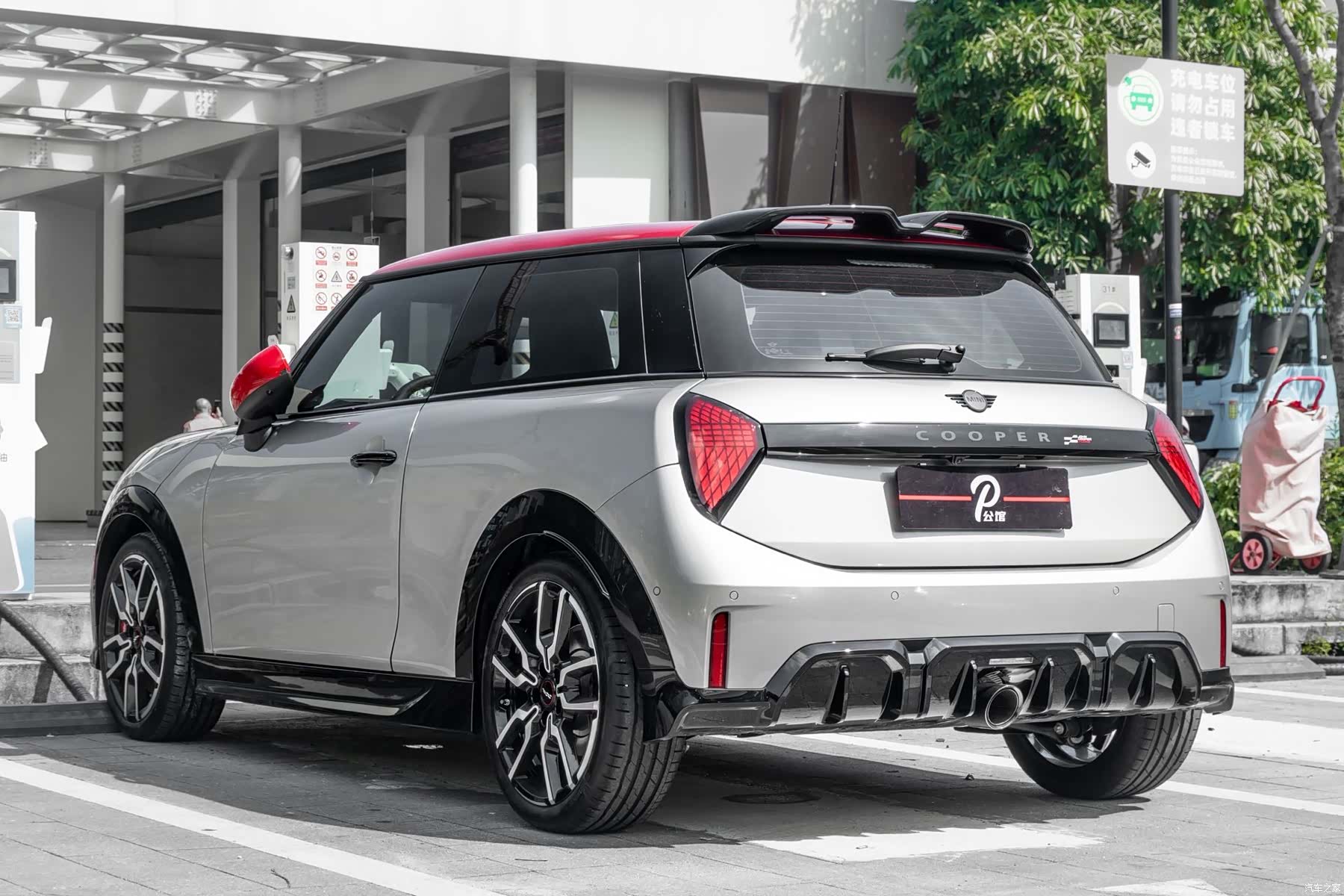 Mini Cooper, 2025 4