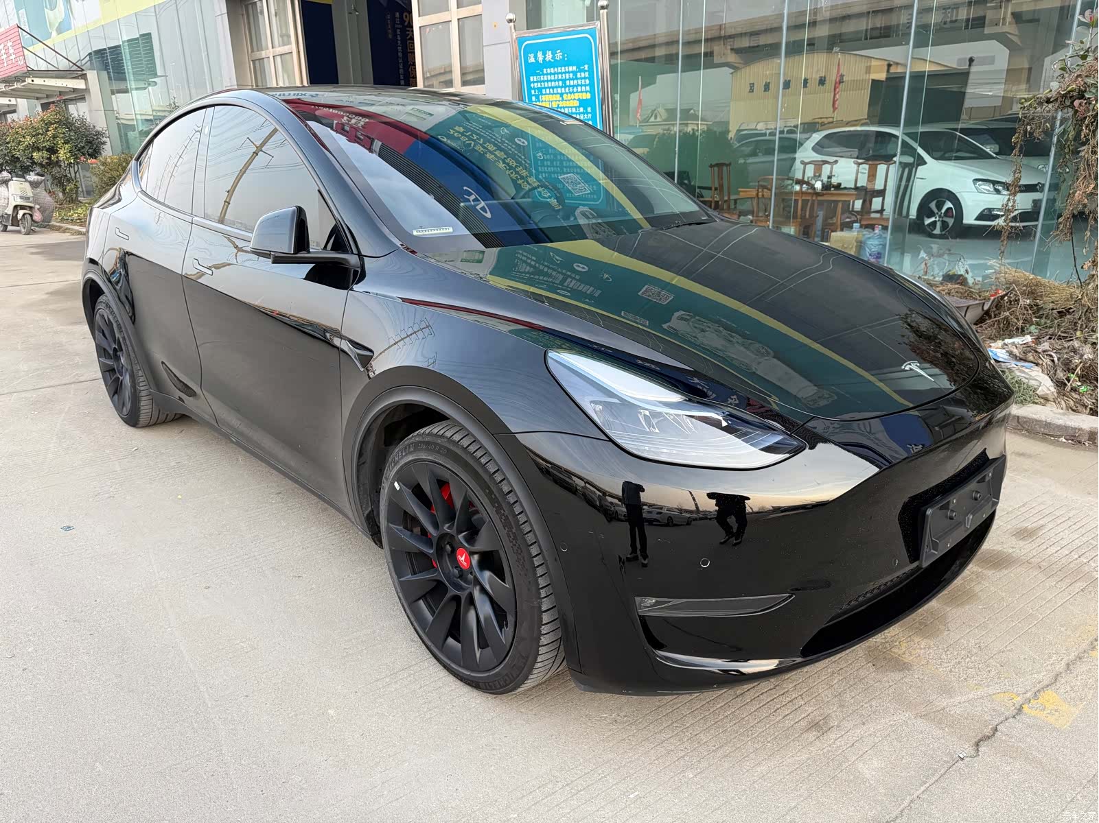 Tesla Model Y, 2023 3