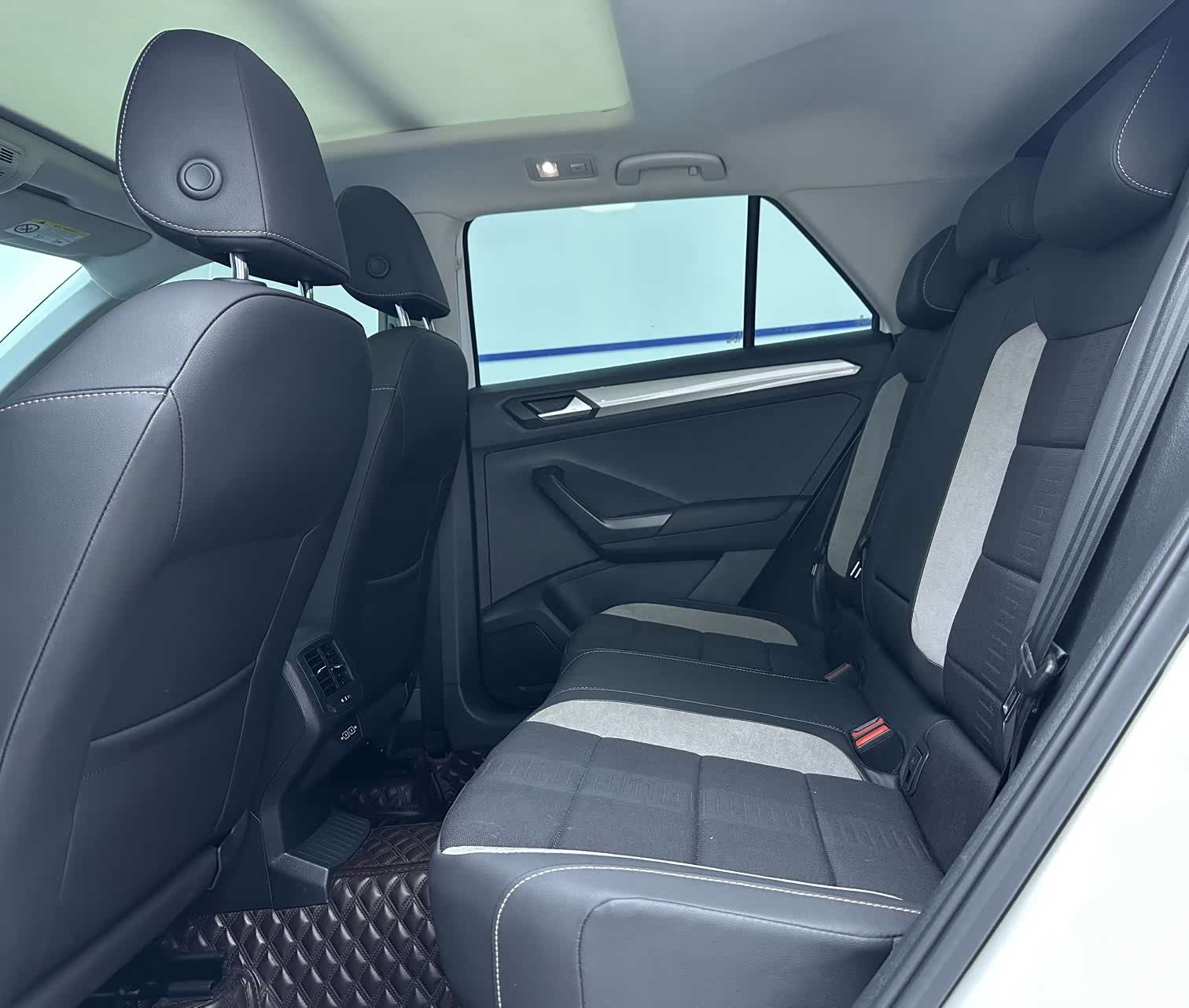Volkswagen T-ROC, 2022 9