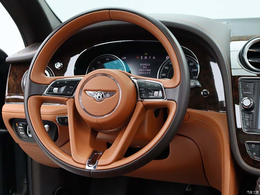 Bentley Bentayga, 2019 16