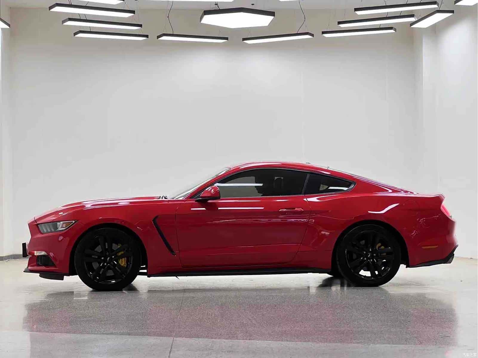 Ford Mustang, 2018 4