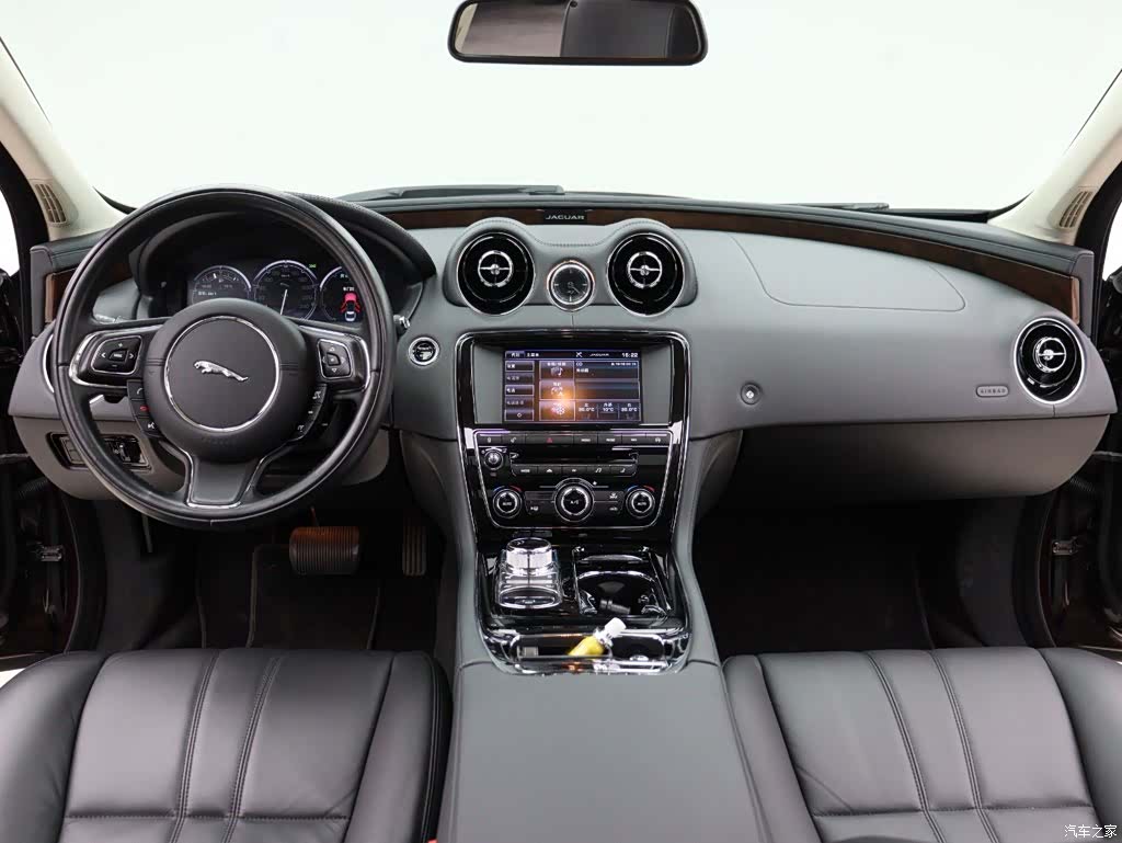 Jaguar XJ, 2014 16
