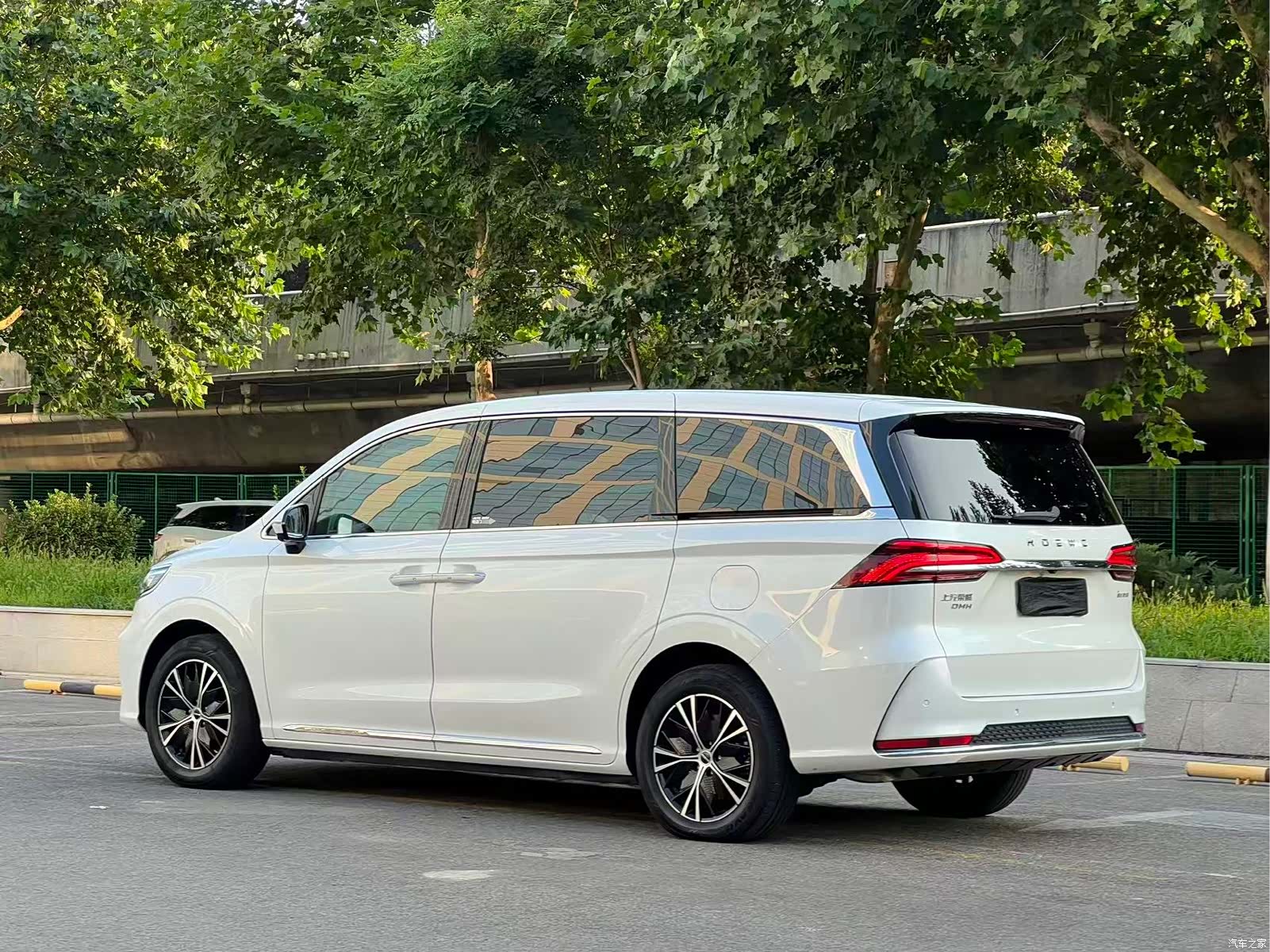 Roewe iMAX8, 2025 8