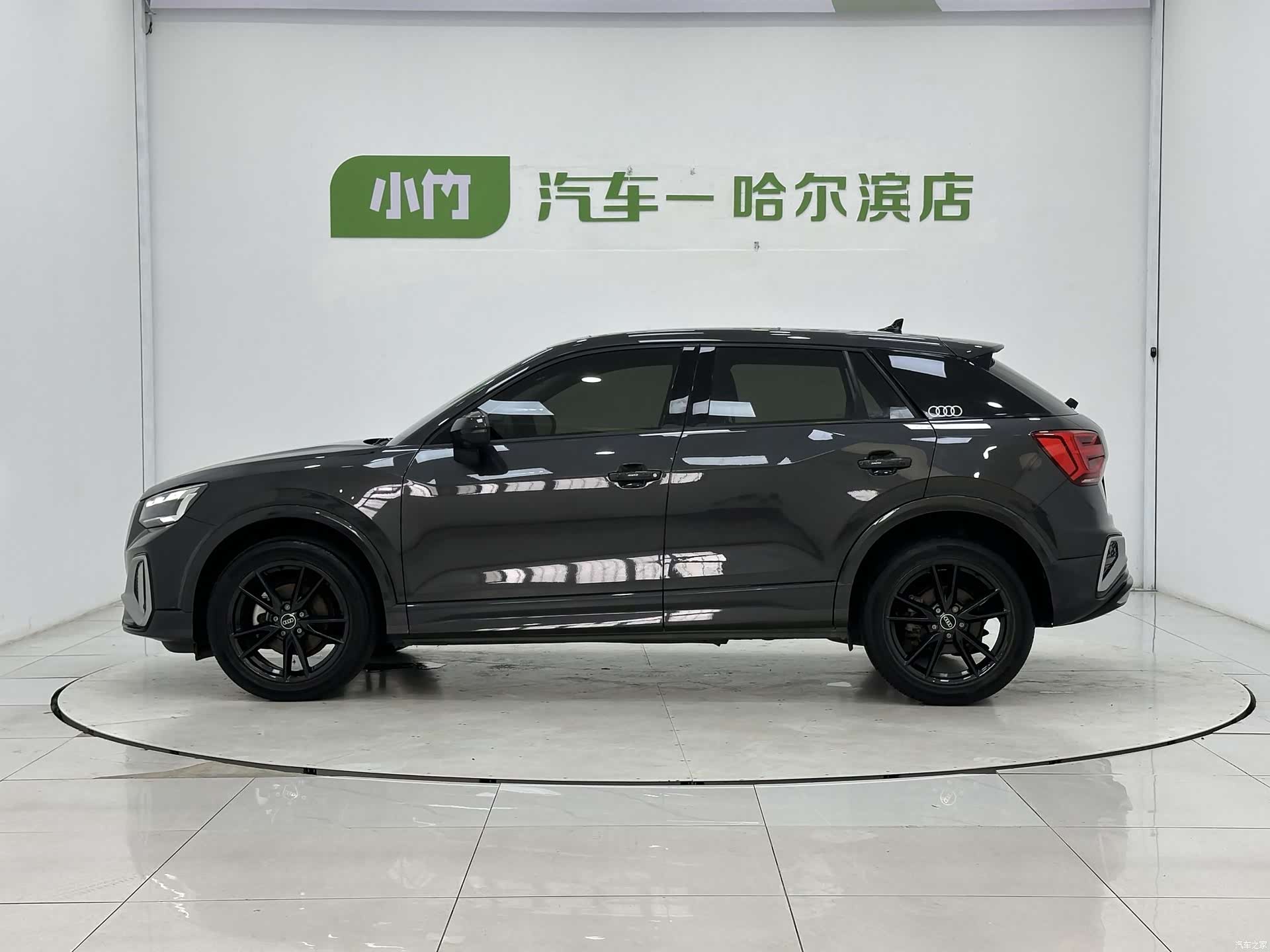 Audi Q2L, 2022 все фото