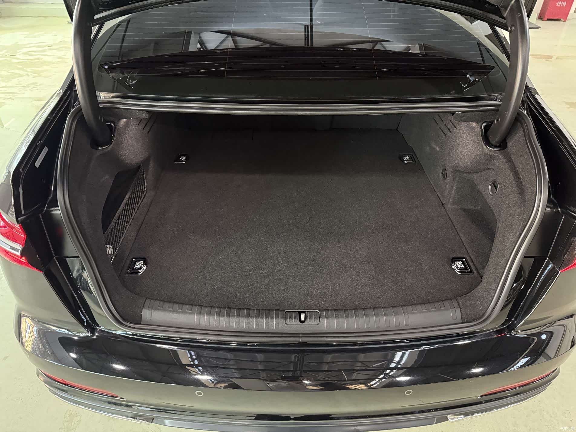 Audi A6L, 2021 9