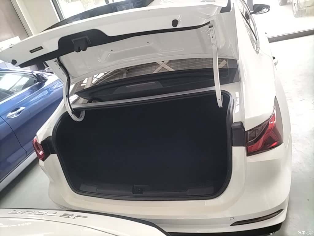 Roewe i5, 2025 19