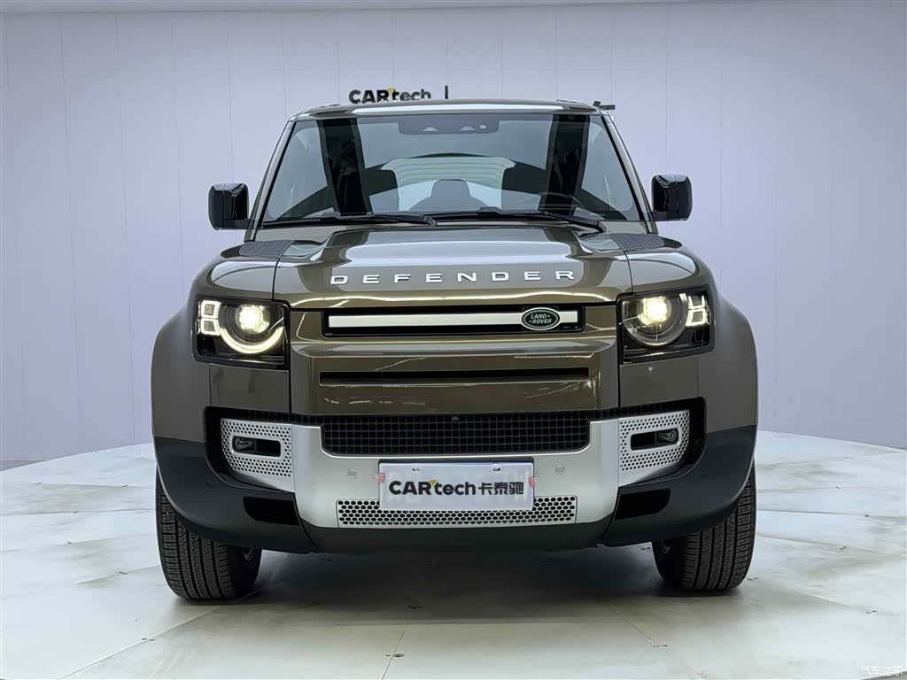 Land Rover Defender, 2020 3