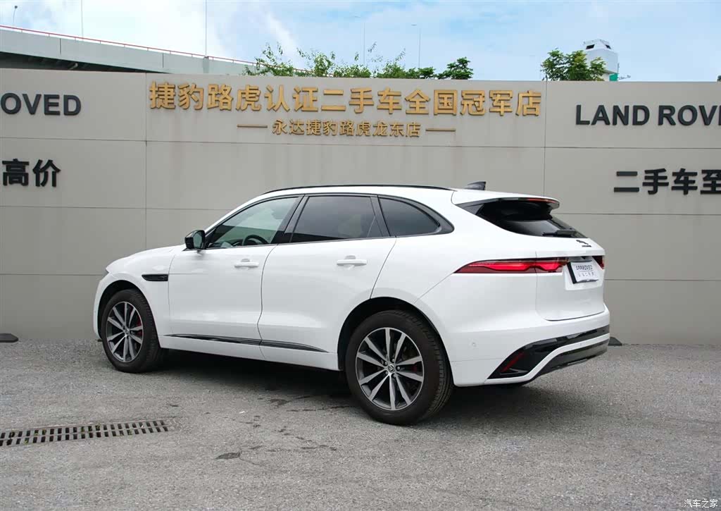 Jaguar F-PACE, 2025 4