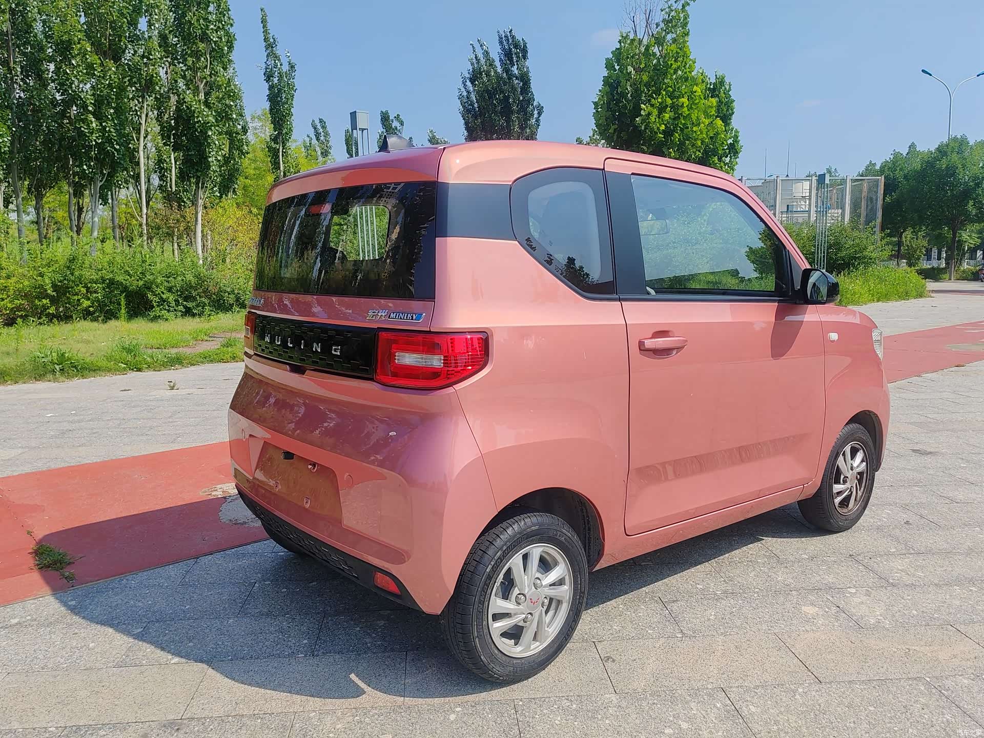 Wuling MINIEV, 2020 все фото