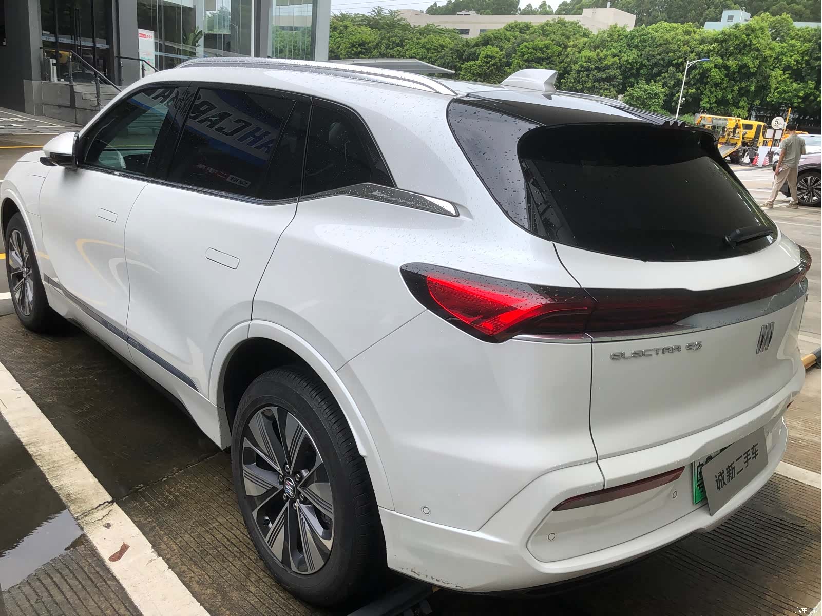 Buick E5, 2025 4