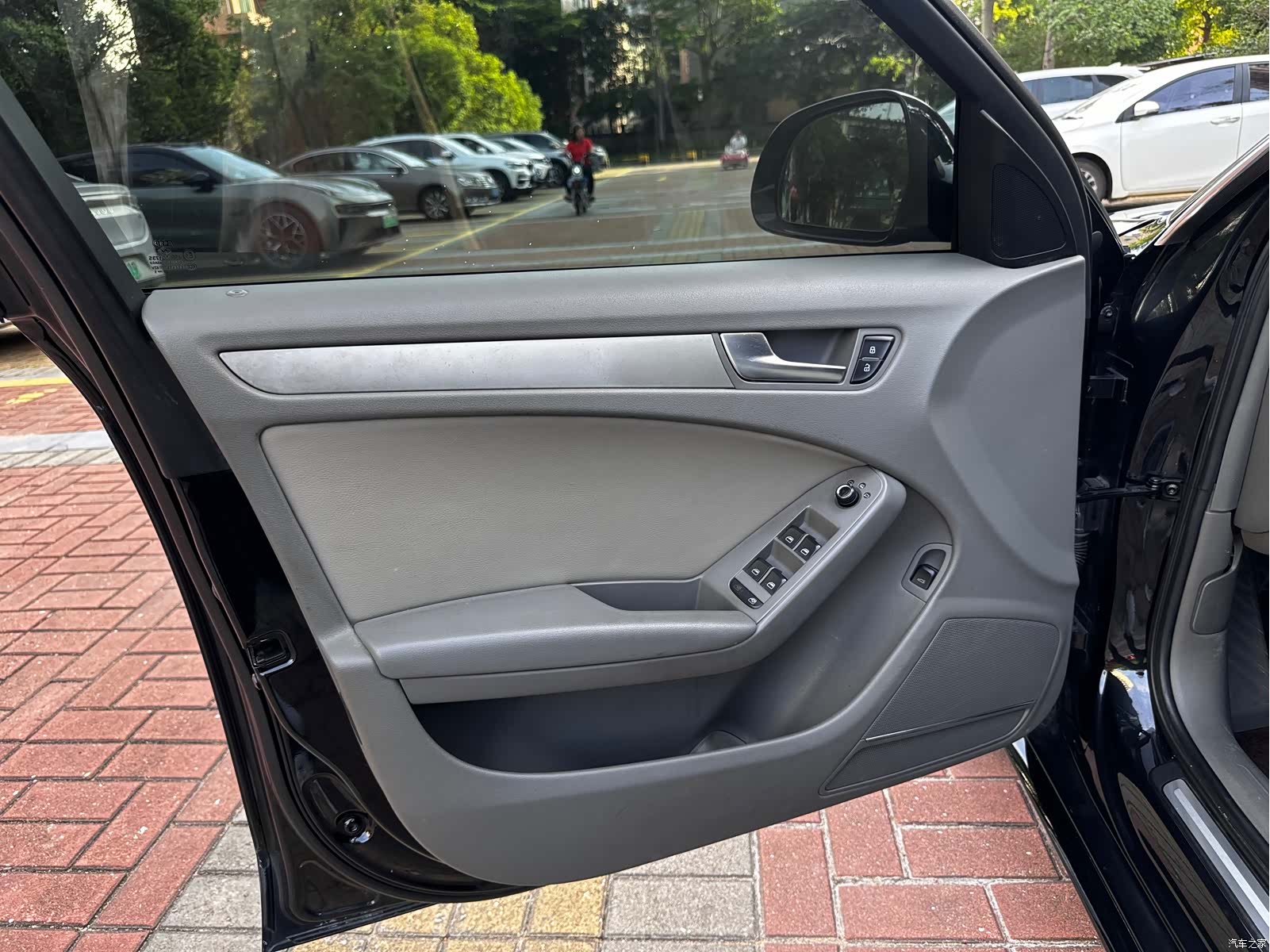 Audi A4L, 2011 11