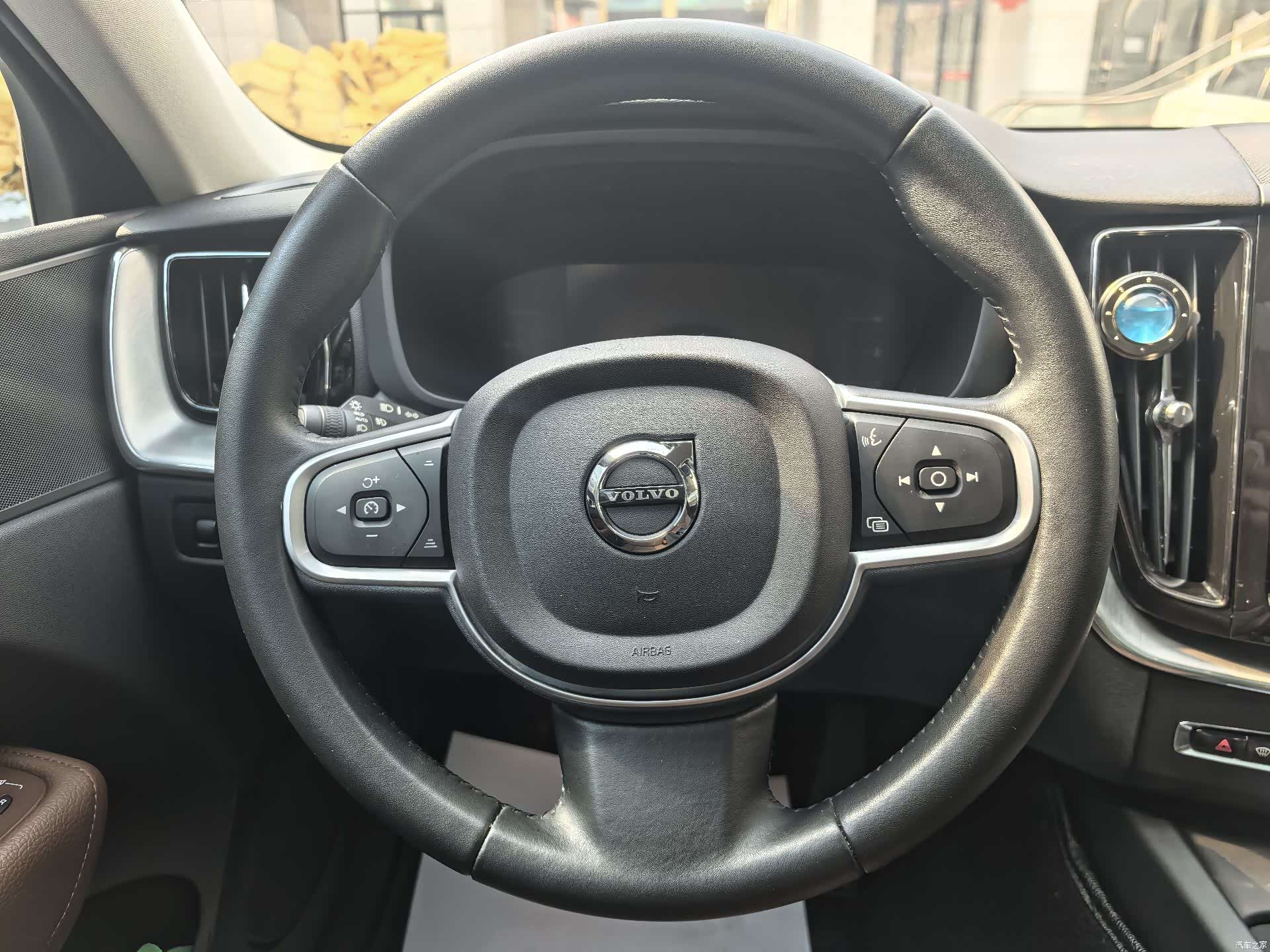 Volvo XC60, 2018 8
